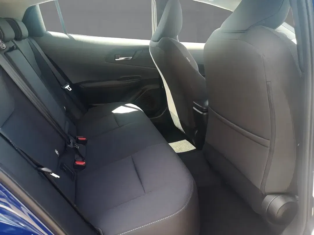 Toyota Prius PHEV - Thumbnail 13