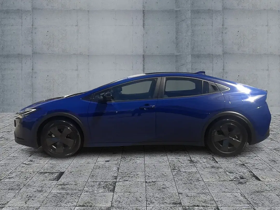 Toyota Prius PHEV - Thumbnail 4