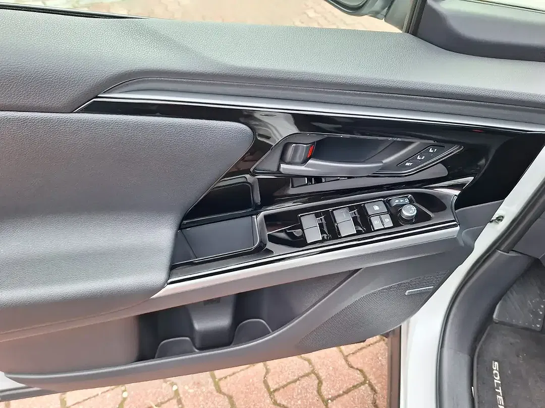 Subaru Solterra 150kW 71.4 kWh Platinum Plus - Thumbnail 12