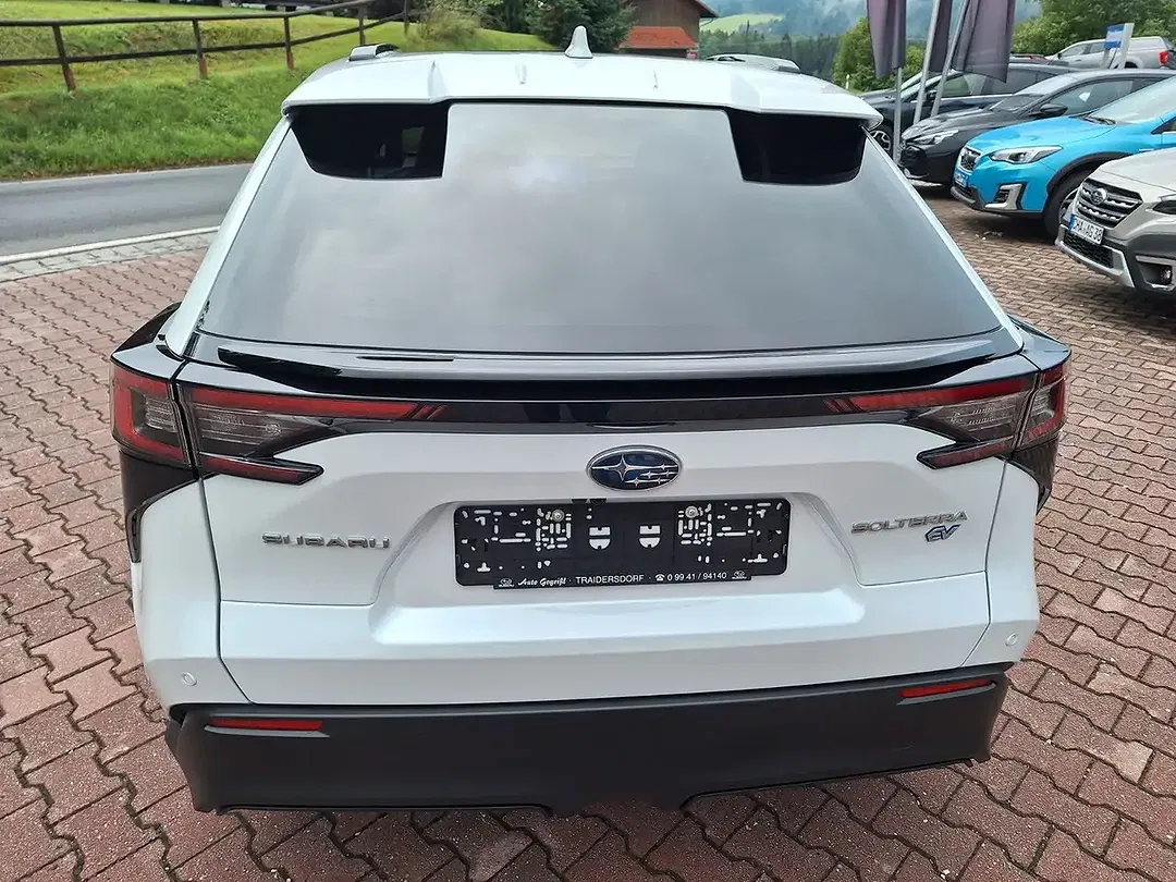 Subaru Solterra 150kW 71.4 kWh Platinum Plus - Thumbnail 14