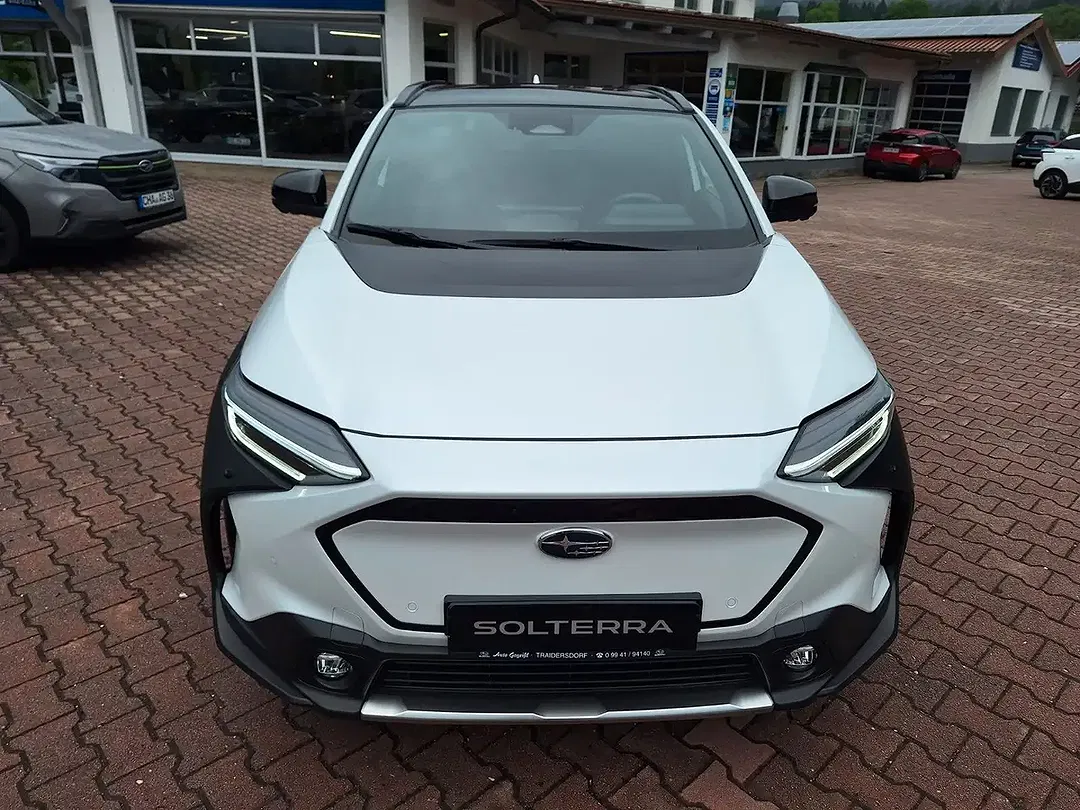 Subaru Solterra 150kW 71.4 kWh Platinum Plus - Thumbnail 8