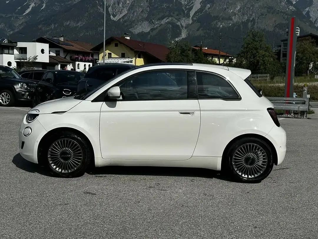 Fiat 500e Icon - Thumbnail 3