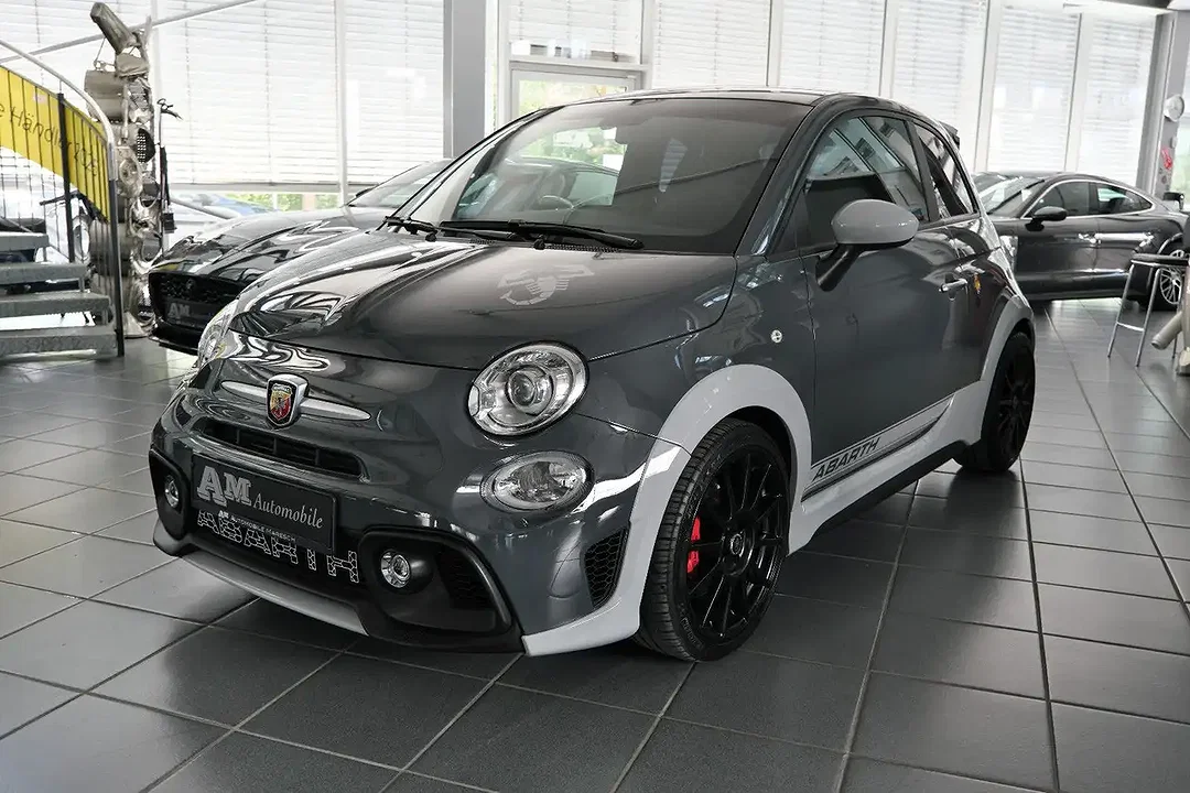 Abarth 695 70th Anniversario - Afbeelding 1