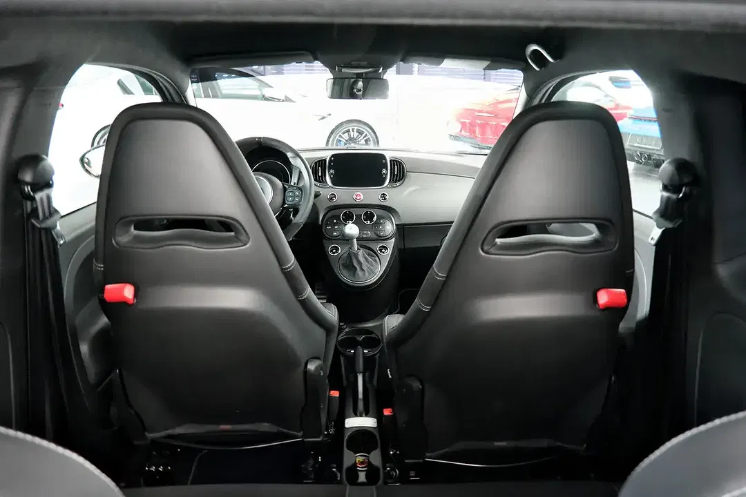 Abarth 695 70th Anniversario - Thumbnail 12