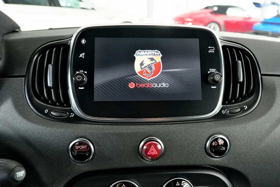 Abarth 695 70th Anniversario - Thumbnail 13