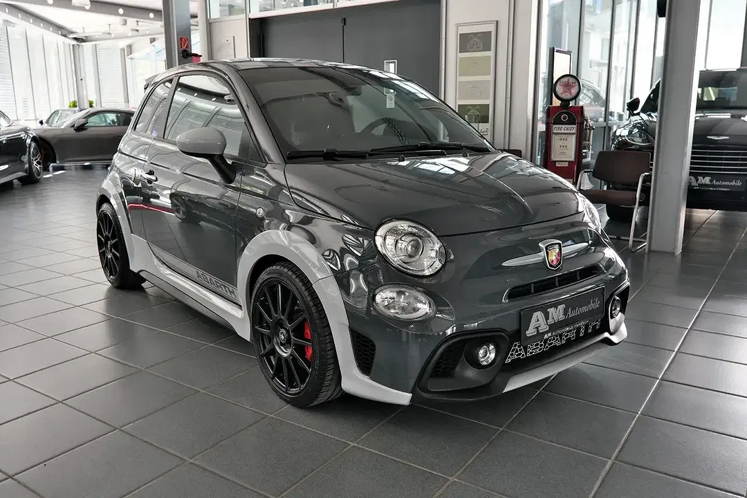 Abarth 695 70th Anniversario - Thumbnail 5