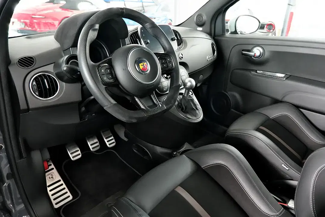 Abarth 695 70th Anniversario - Thumbnail 9