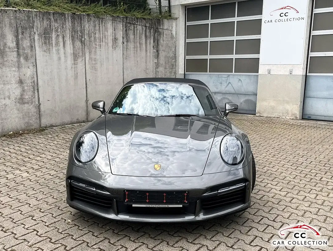 Porsche 992 Turbo S Cabriolet - Thumbnail 3