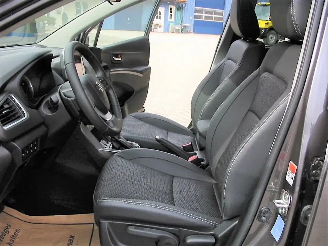 Suzuki SX4 S-Cross Hybrid AllGrip - Thumbnail 16