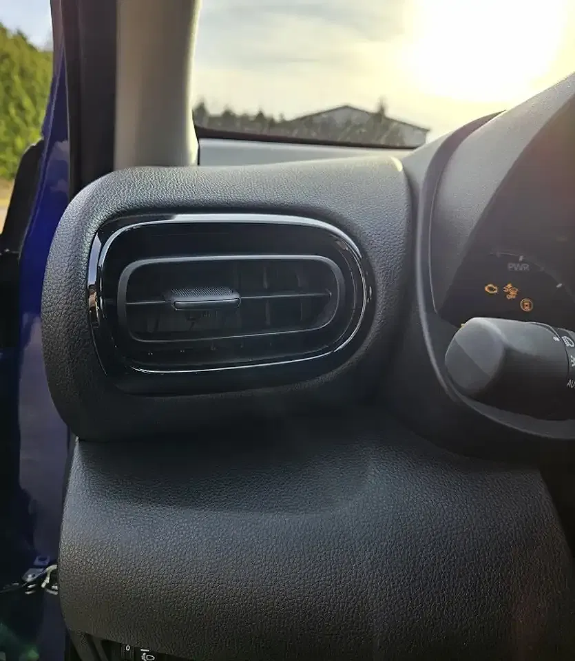 Mazda 2 1.5 VVT-i CVT Hybrid Centre-Line - Thumbnail 7