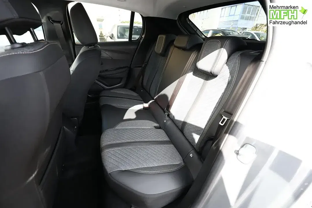 Peugeot 208 Hybrid Allure - Thumbnail 9
