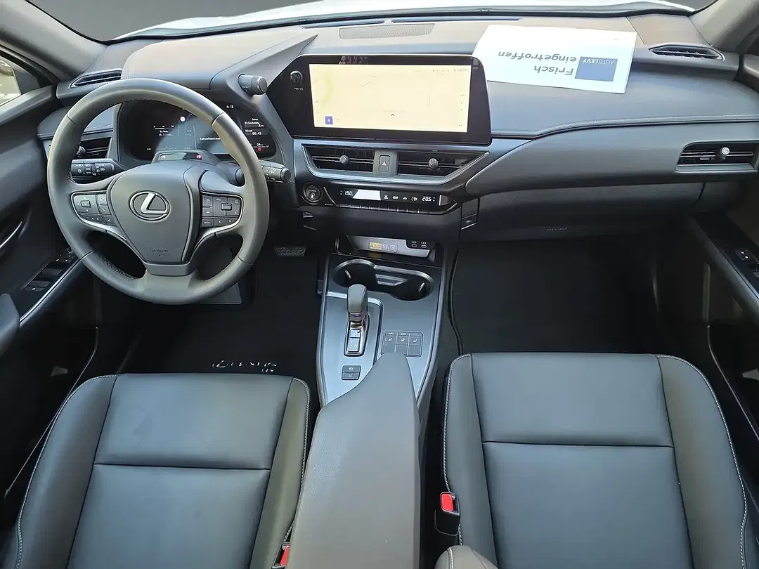 Lexus UX 300h F SPORT Design - Thumbnail 11