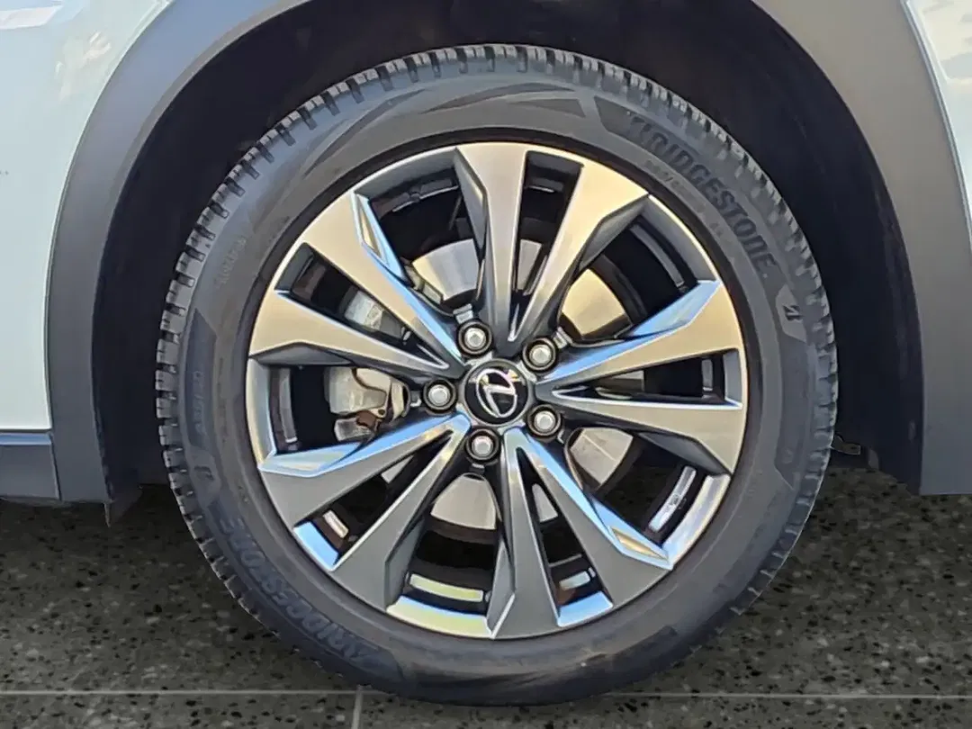 Lexus UX 300h F SPORT Design - foto 15