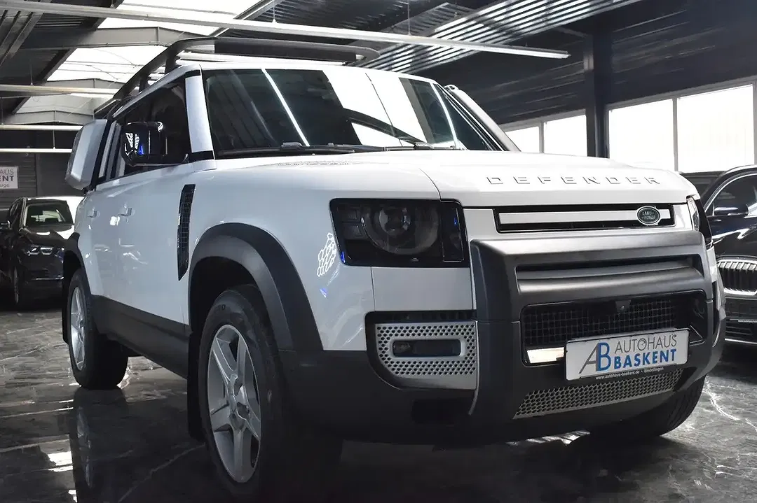 Land Rover Defender 110 SE - Thumbnail 14