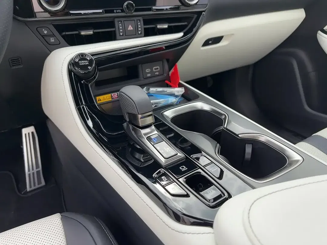 Lexus NX 450h+ F SPORT - Thumbnail 13