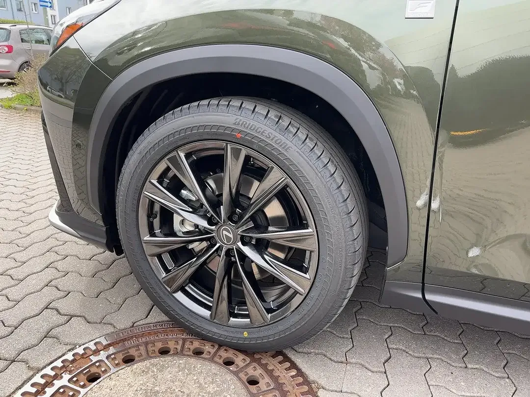 Lexus NX 450h+ F SPORT - Thumbnail 6