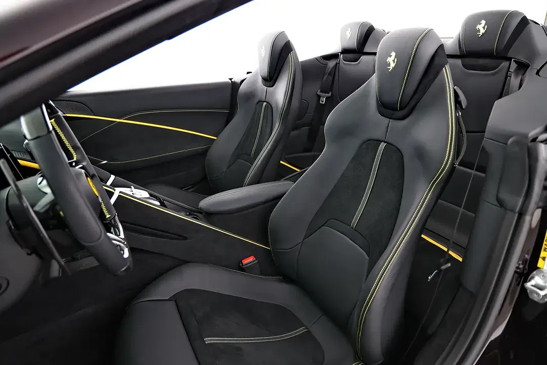Ferrari Roma Spider - Thumbnail 10