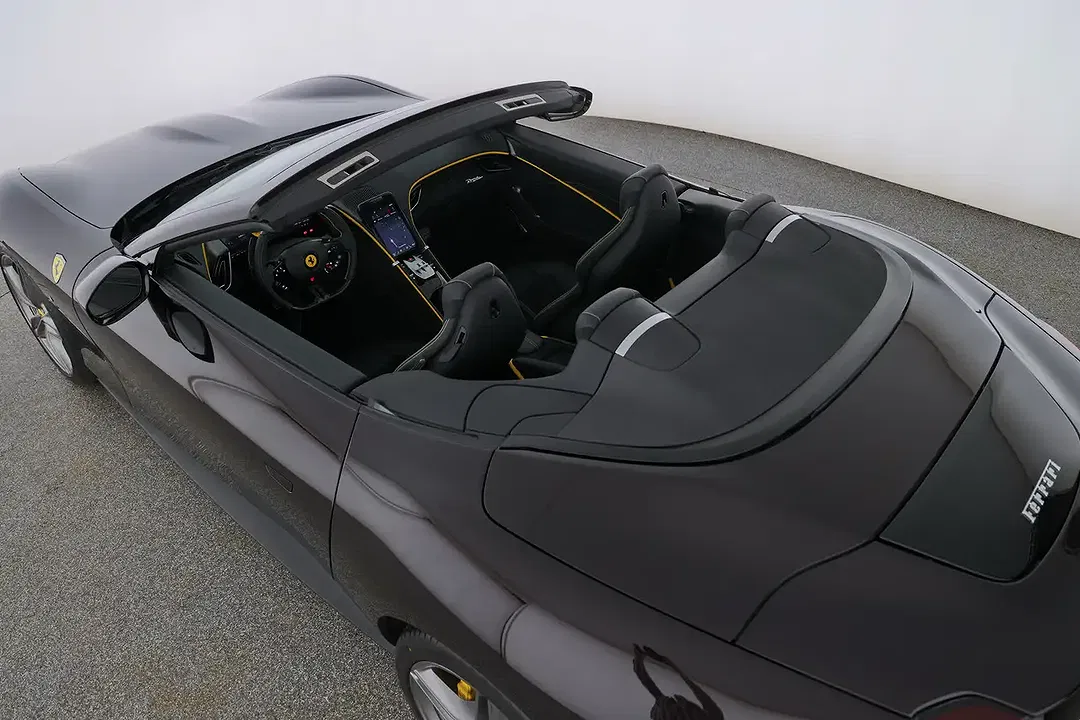 Ferrari Roma Spider - Thumbnail 11