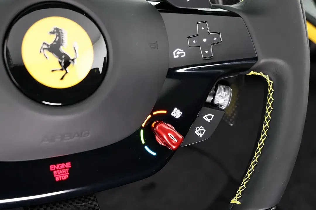 Ferrari Roma Spider - Thumbnail 12