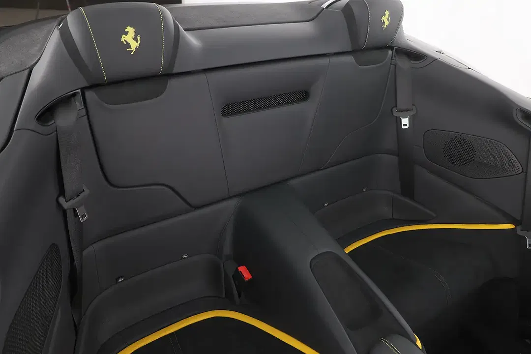Ferrari Roma Spider - foto 15