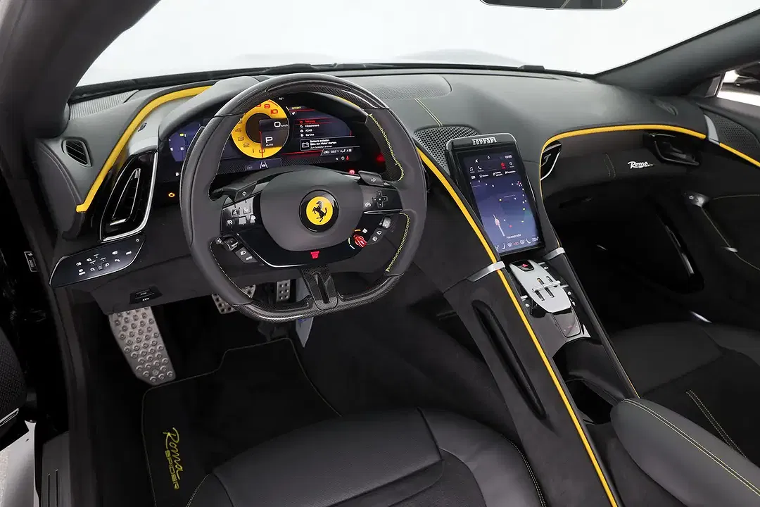 Ferrari Roma Spider - Thumbnail 4