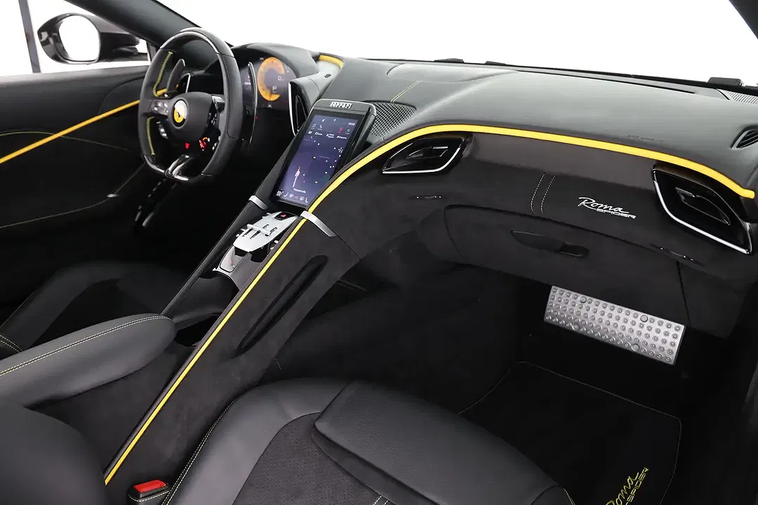 Ferrari Roma Spider - Thumbnail 8