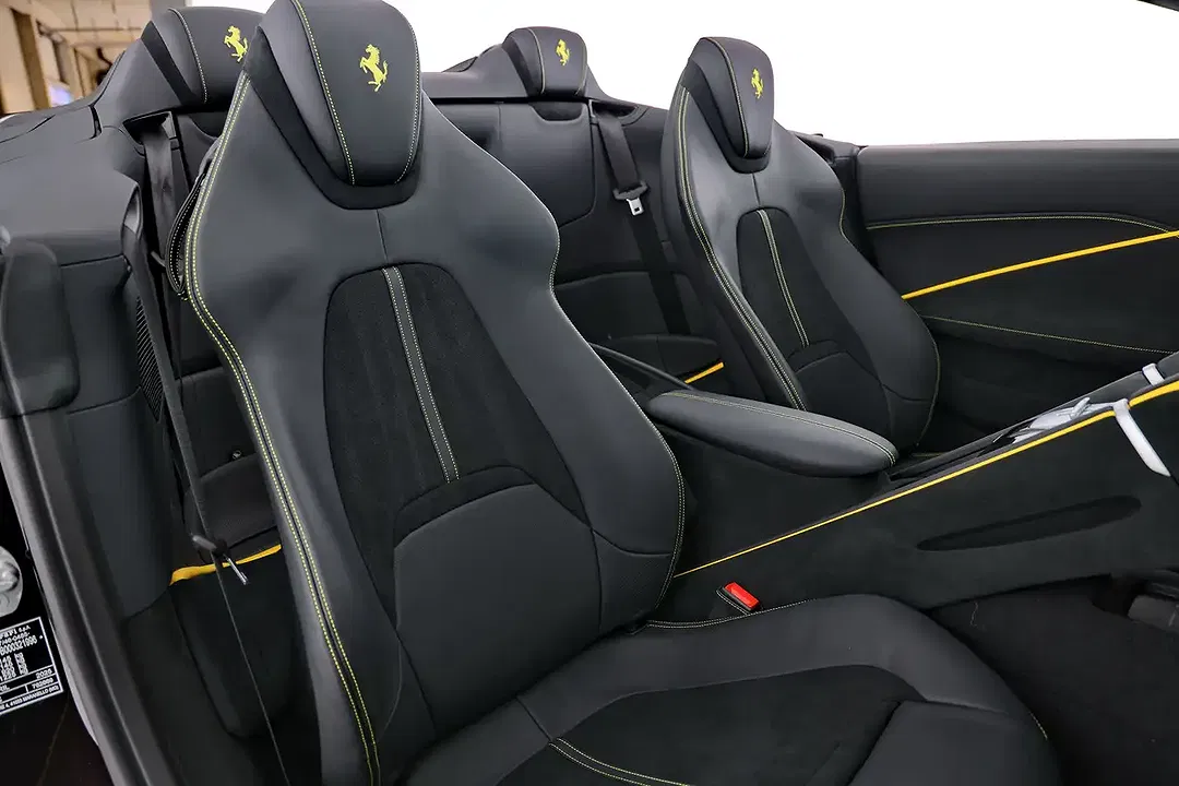 Ferrari Roma Spider - Thumbnail 9