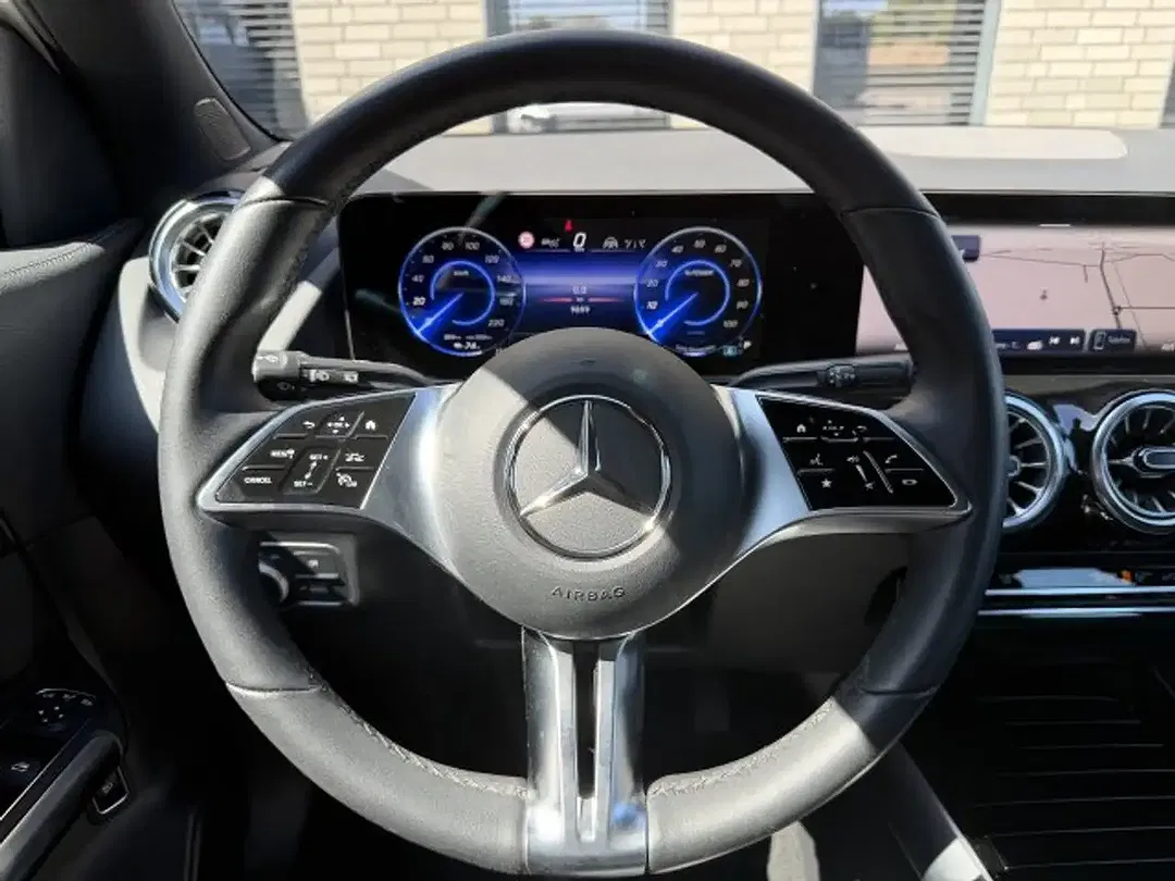 Mercedes-Benz EQA 300 4MATIC Progressive - Thumbnail 9