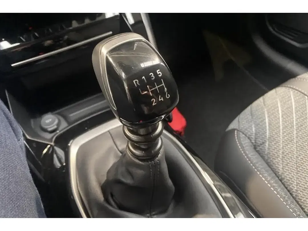Peugeot 208 - Thumbnail 12