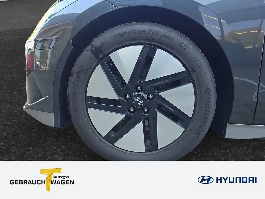 Hyundai IONIQ 6 - Thumbnail 9