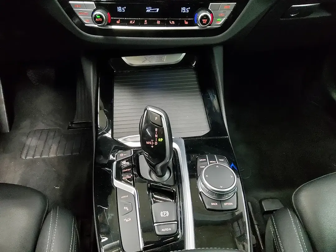 BMW X3 xDrive Advantage - Thumbnail 4