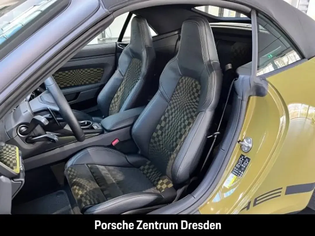 Porsche 992 - Thumbnail 5