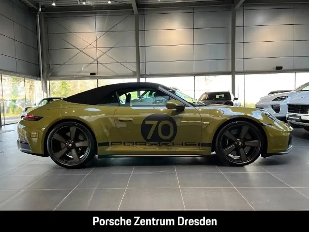 Porsche 992 - Thumbnail 7