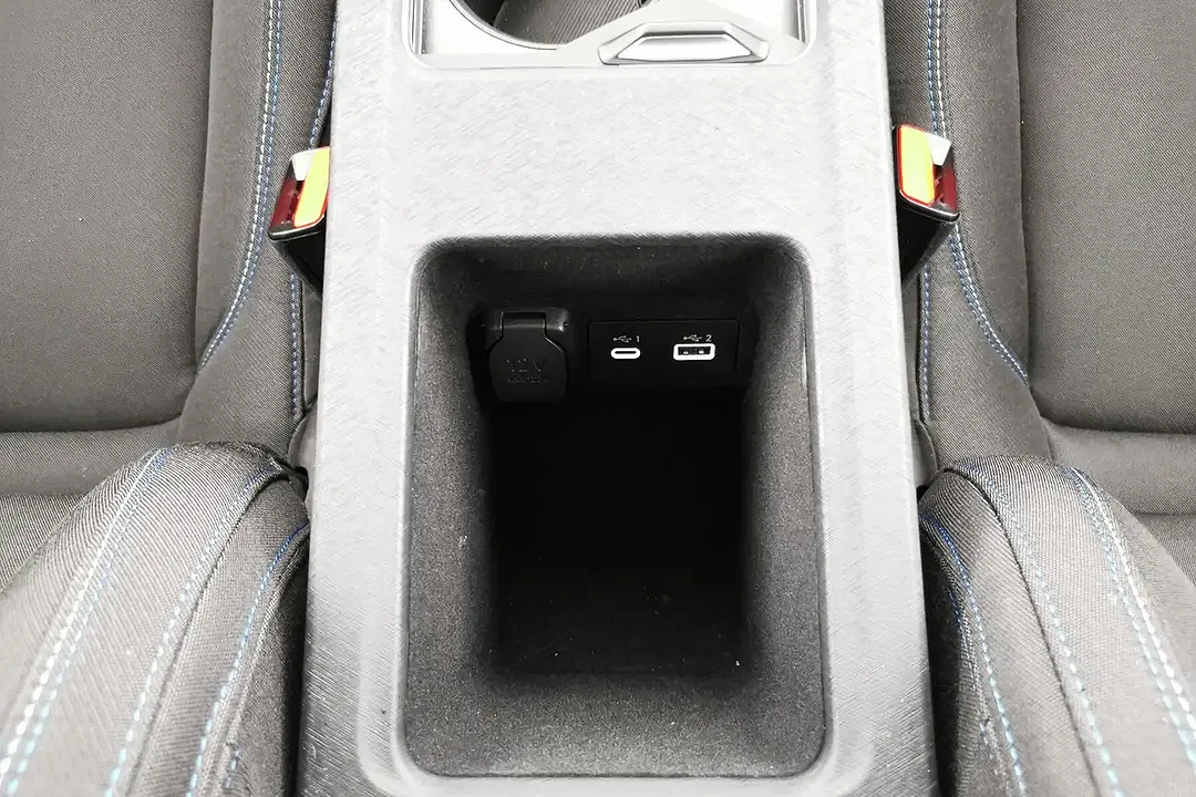 Lynk & Co 01 - Thumbnail 13