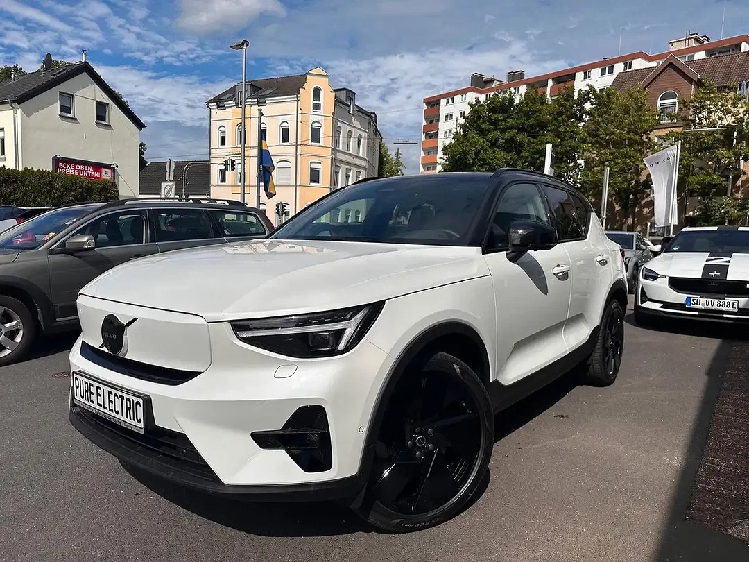 Volvo EX40 Plus Black Edition - Afbeelding 1