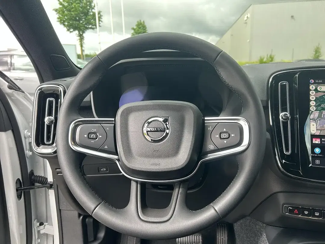 Volvo EX40 Single Motor Plus Dark - Thumbnail 11