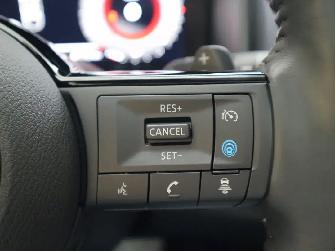 Nissan Qashqai 1.3 DIG-T MHEV Premiere Edition - Thumbnail 18