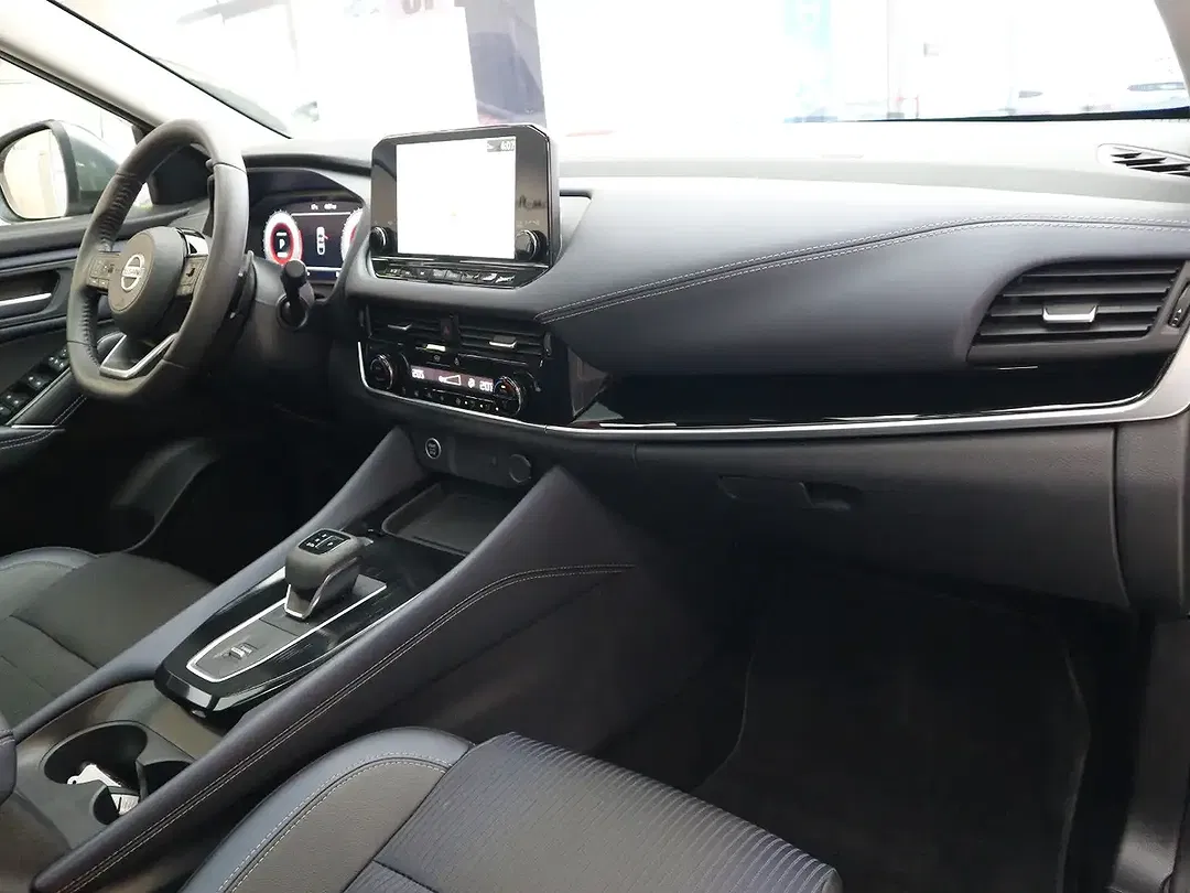 Nissan Qashqai 1.3 DIG-T MHEV Premiere Edition - Thumbnail 19