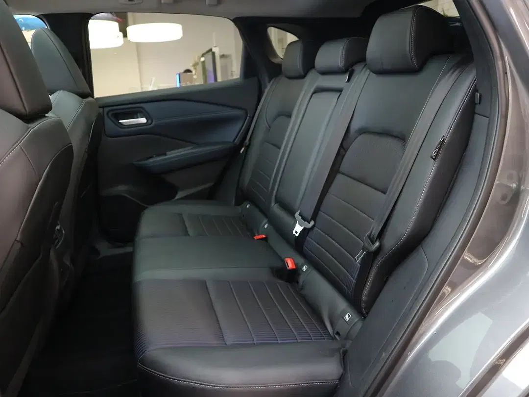 Nissan Qashqai 1.3 DIG-T MHEV Premiere Edition - Thumbnail 22