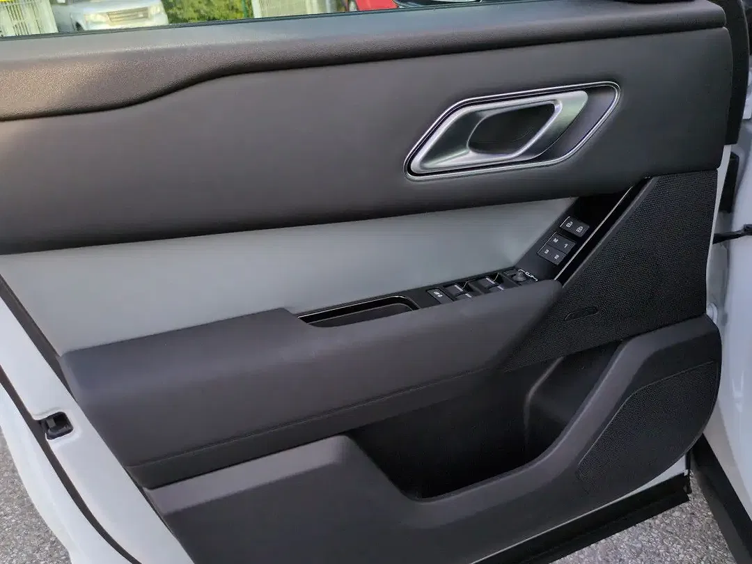 Land Rover Range Rover Velar P400e Hybrid S - Thumbnail 8