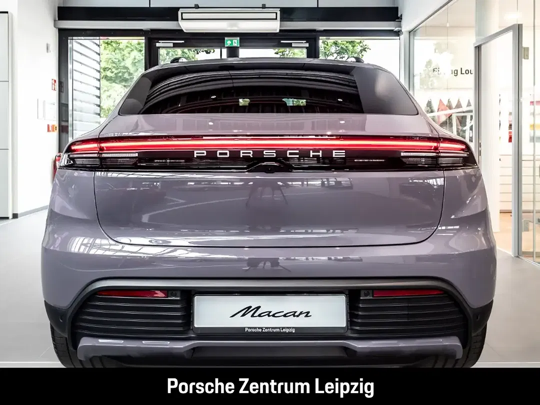 Porsche Macan 4 - Thumbnail 5