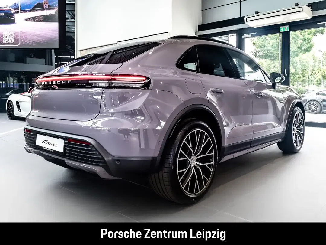 Porsche Macan 4 - Thumbnail 6
