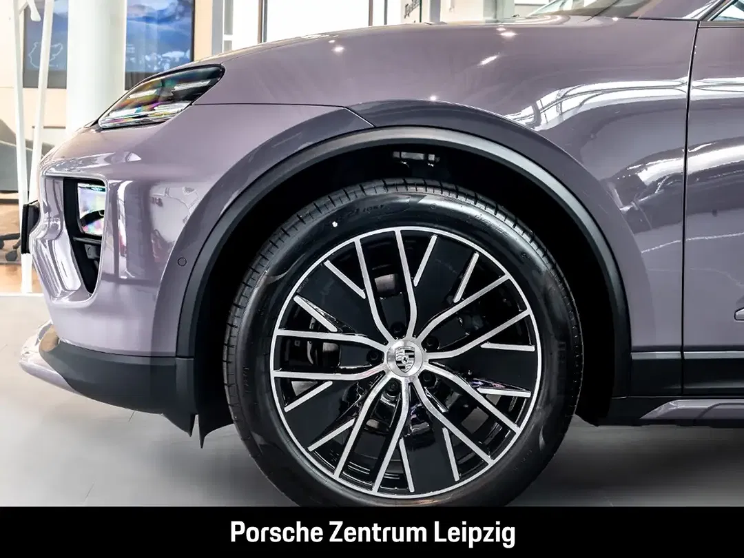 Porsche Macan 4 - Thumbnail 7