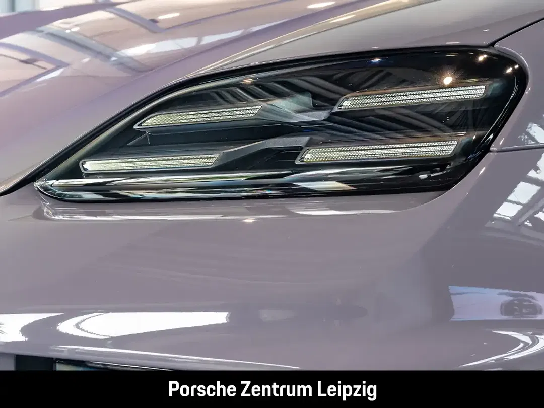 Porsche Macan 4 - Thumbnail 9