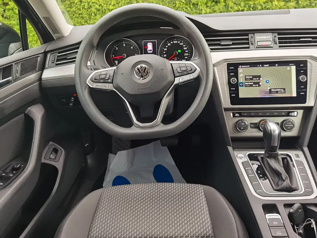 Volkswagen Passat Variant Basis - Thumbnail 9