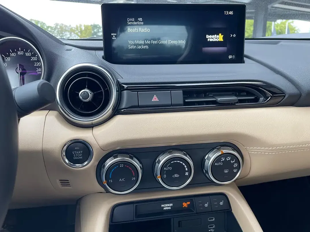 Mazda MX-5 1.5 Kazari - Thumbnail 11