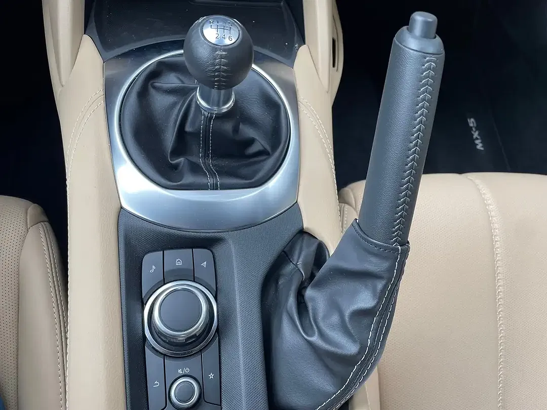 Mazda MX-5 1.5 Kazari - foto 12