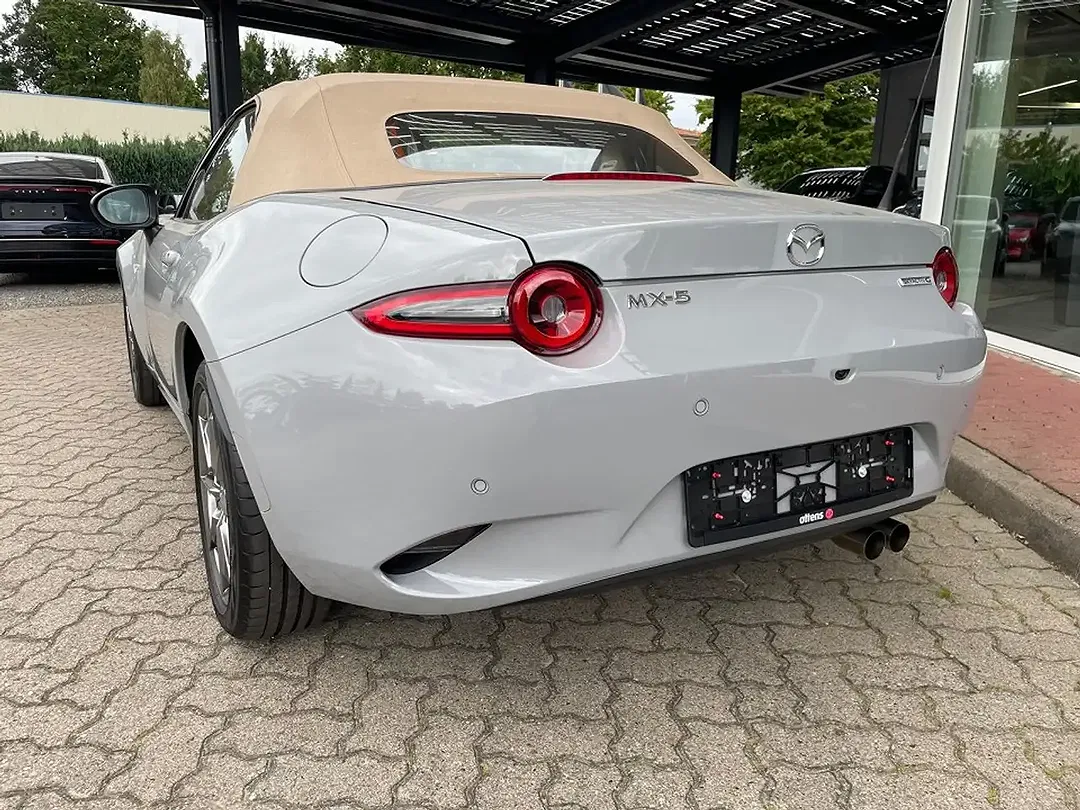 Mazda MX-5 1.5 Kazari - Thumbnail 5