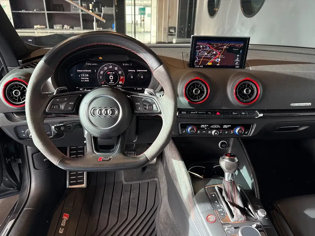 Audi RS3 2.5 TFSI quattro - Thumbnail 13