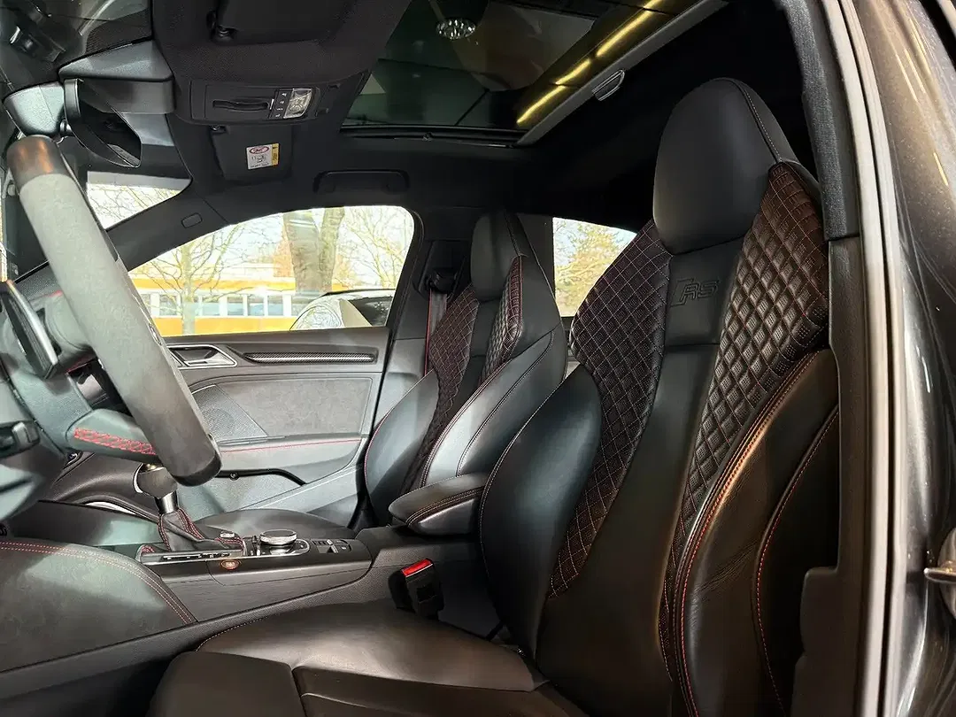 Audi RS3 2.5 TFSI quattro - Thumbnail 17